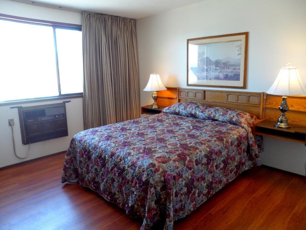 Mount Baker Hotel Cranbrook Room photo