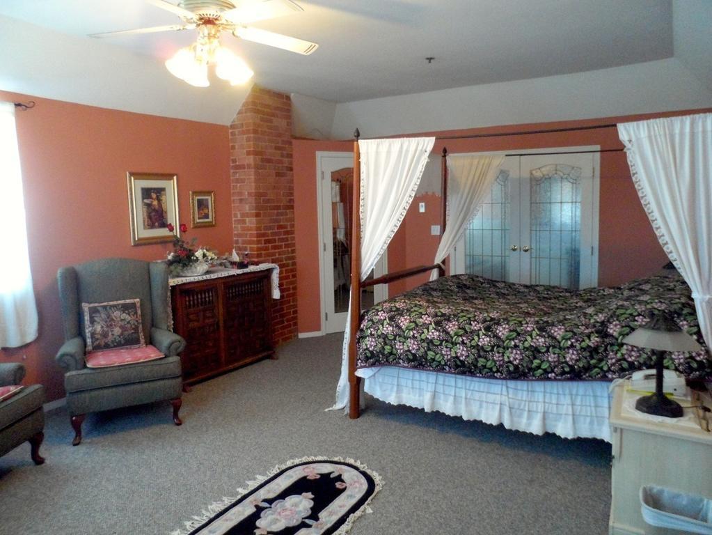 Mount Baker Hotel Cranbrook Room photo