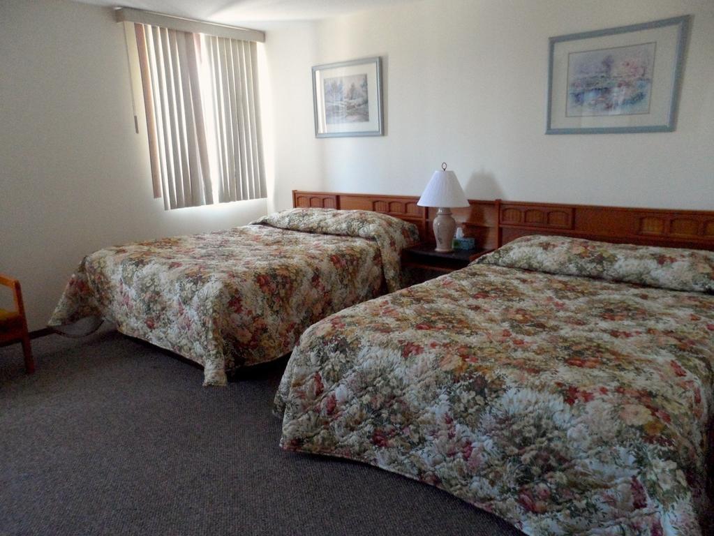 Mount Baker Hotel Cranbrook Room photo